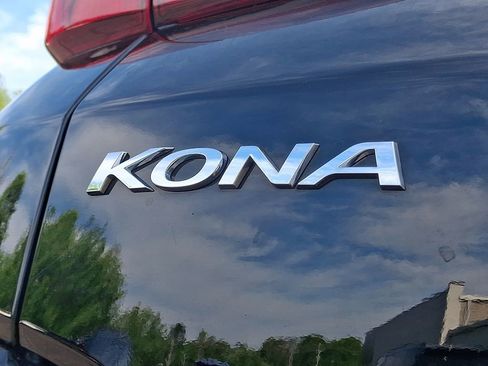 Used 2023 Hyundai Kona Limited FWD image 31
