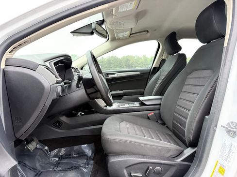Used 2019 Ford Fusion SE FWD image 11