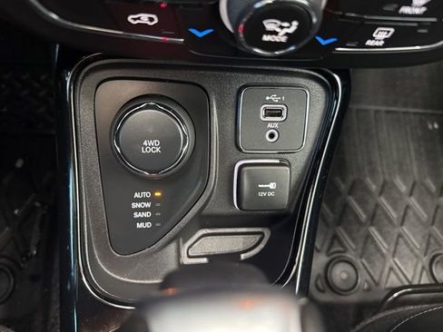 Used 2021 Jeep Compass Limited image 19