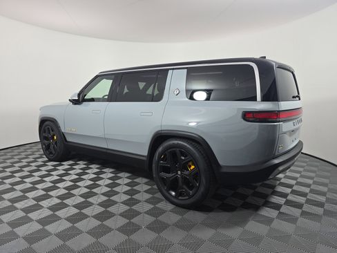 Used 2024 Rivian R1S Adventure AWD/4WD image 3