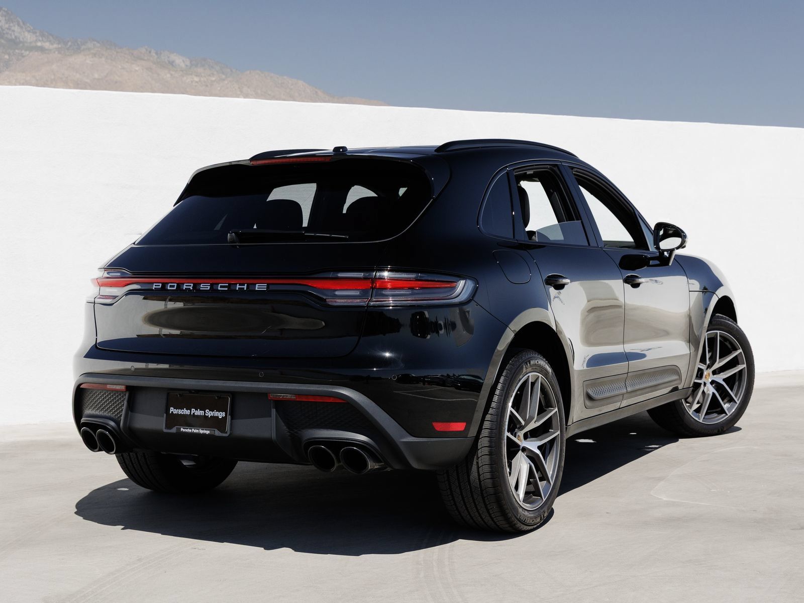 Used 2026 Porsche Macan AWD/4WD image 7