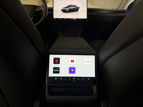 Used 2026 Tesla Model Y Long Range image 11