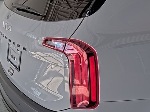 Used 2022 Kia Telluride EX w/ EX Premium Package image 15