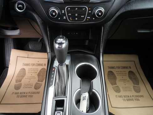 Used 2020 Chevrolet Equinox LT image 12