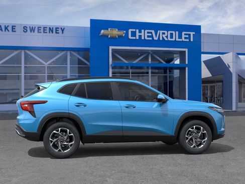 New 2026 Chevrolet Trax LT w/ LT Convenience Package FWD image 5