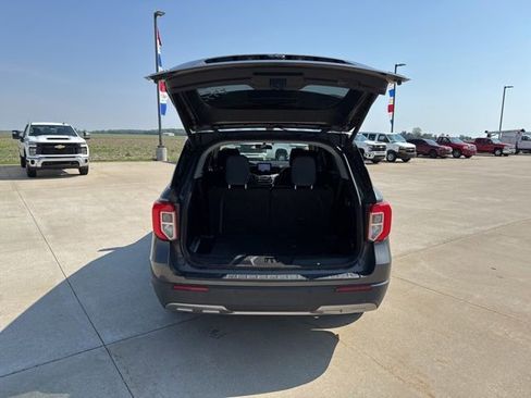 Used 2020 Ford Explorer XLT w/ Equipment Group 202A AWD/4WD image 6