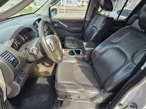 Used 2012 Nissan Pathfinder LE image 9