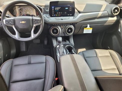 Used 2025 Chevrolet Blazer Premier w/ Driver Confidence II Package image 15