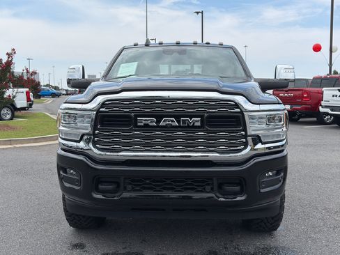 Used 2023 RAM 2500 Limited AWD/4WD image 3