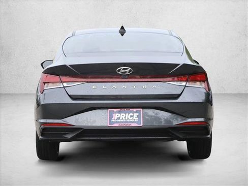 Certified 2021 Hyundai Elantra SEL FWD image 6
