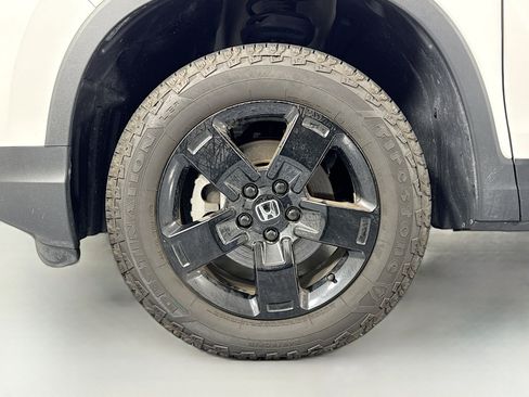 Certified 2025 Honda Ridgeline Black Edition image 32