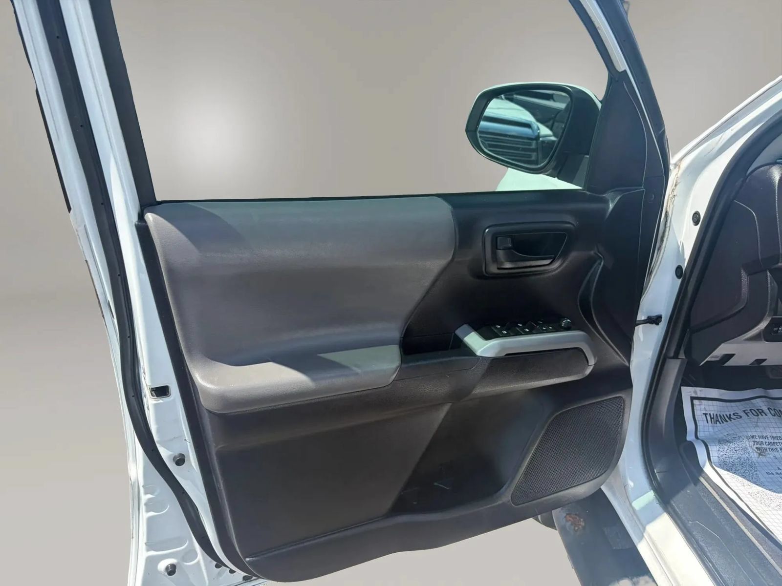 Used 2019 Toyota Tacoma SR5 AWD/4WD image 22
