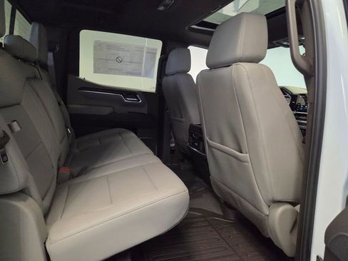 New 2026 GMC Sierra 1500 SLT w/ SLT Premium Package image 15