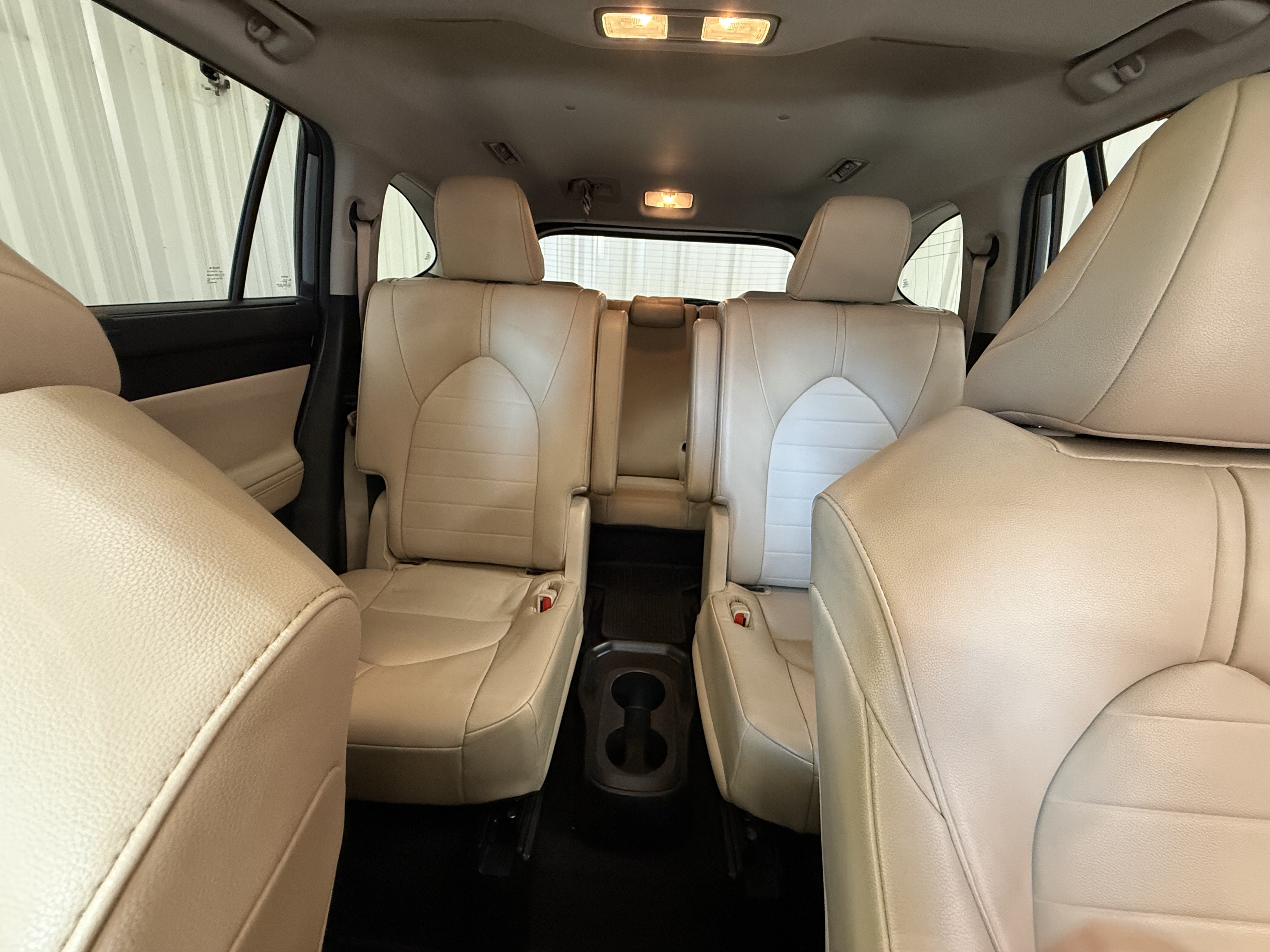 Used 2023 Toyota Highlander XLE AWD/4WD image 26