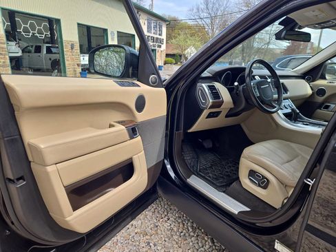 Used 2014 Land Rover Range Rover Sport HSE image 12