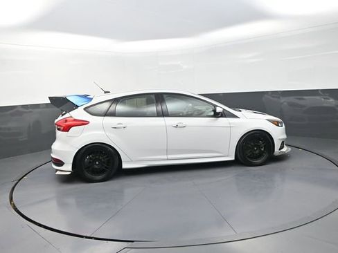 Used 2018 Ford Focus ST image 19