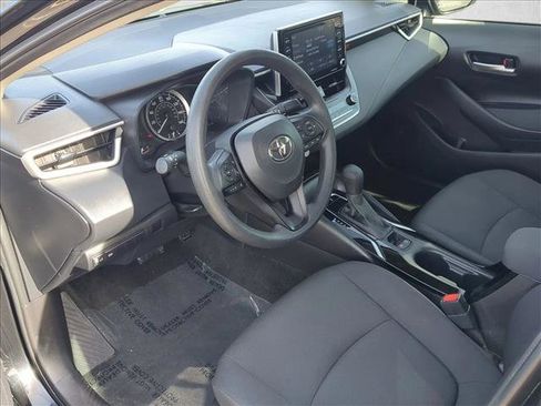 Used 2021 Toyota Corolla LE image 10