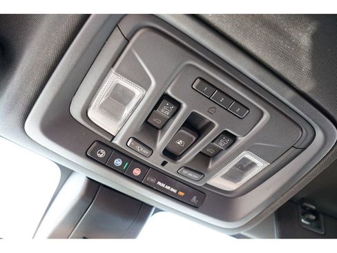 Used 2021 Chevrolet Silverado 1500 High Country image 30