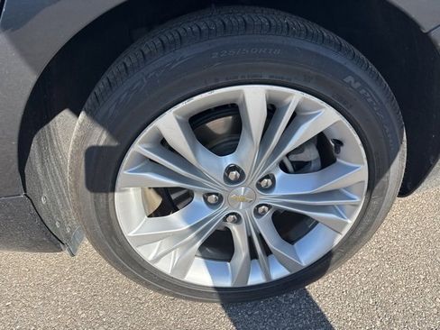 Used 2014 Chevrolet Impala LT w/ Convenience Package image 4