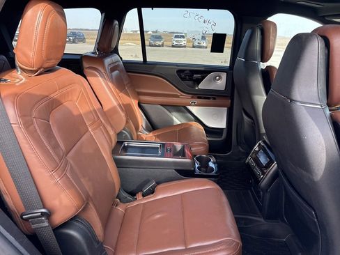 Used 2021 Lincoln Aviator Reserve w/ Equipment Group 202A AWD/4WD image 16