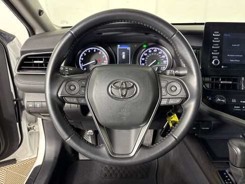 Used 2023 Toyota Camry SE FWD image 17
