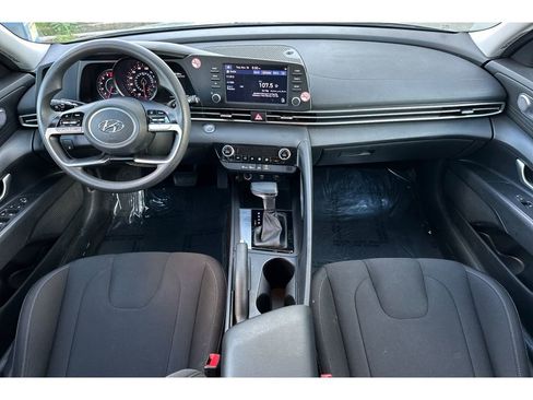 Used 2023 Hyundai Elantra SEL image 15