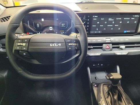 Used 2025 Kia K4 EX FWD image 22