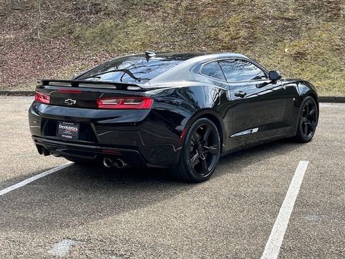 Used 2017 Chevrolet Camaro SS image 17