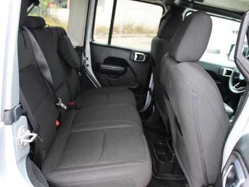 Used 2023 Jeep Wrangler Unlimited AWD/4WD image 12