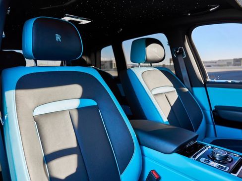 Used 2025 Rolls-Royce Cullinan image 46