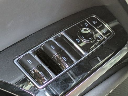 Certified 2025 Cadillac Escalade ESV Sport Platinum AWD/4WD image 29