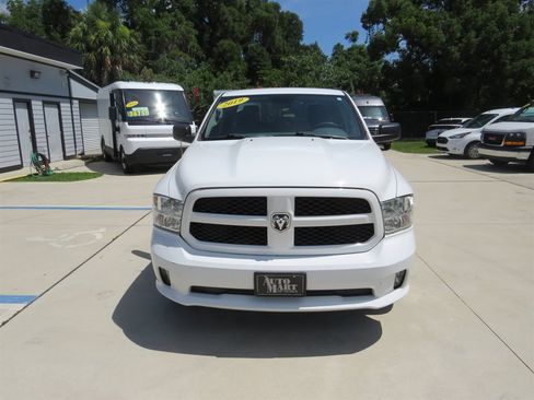 Used 2019 RAM 1500 Express w/ Express Value Package AWD/4WD image 2