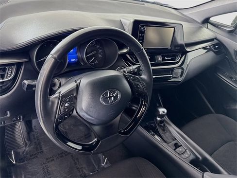 Certified 2018 Toyota C-HR XLE image 9