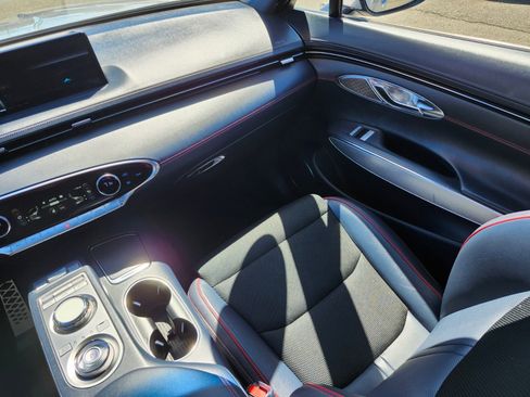 Used 2024 Genesis GV70 2.5T w/ Sport Prestige Package image 15