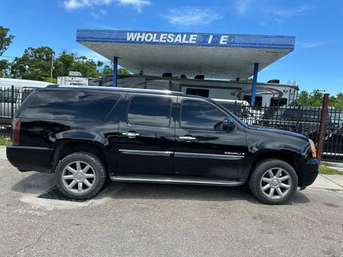 Used 2007 GMC Yukon XL Denali image 2