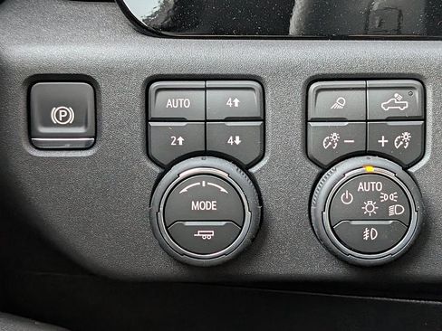 New 2026 Chevrolet Silverado 1500 LT Trail Boss w/ LT Trail Boss Premium Package AWD/4WD image 24