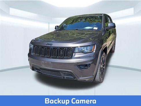 Used 2019 Jeep Grand Cherokee Altitude image 2