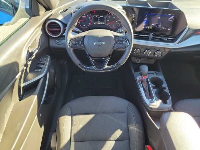 Certified 2024 Chevrolet Trax RS FWD image 12