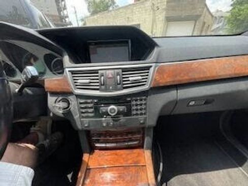 Used 2010 Mercedes-Benz E 350 4MATIC Sedan image 20