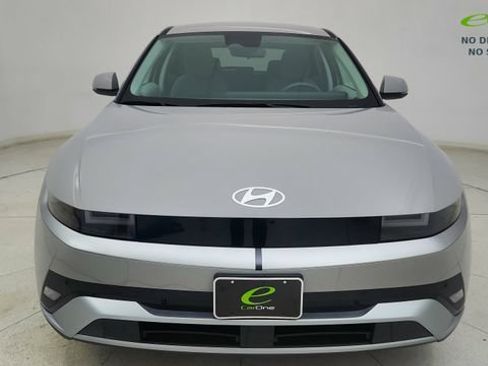Used 2025 Hyundai Ioniq 5 SE RWD image 2
