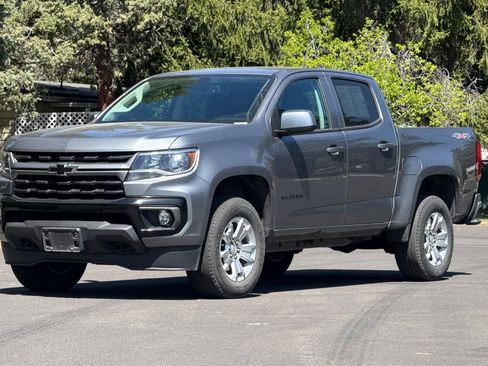 Used 2022 Chevrolet Colorado LT w/ LT Convenience Package AWD/4WD image 8