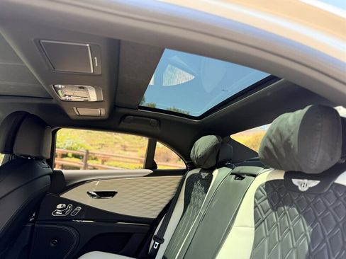 Used 2023 Bentley Flying Spur S V8 AWD/4WD image 18
