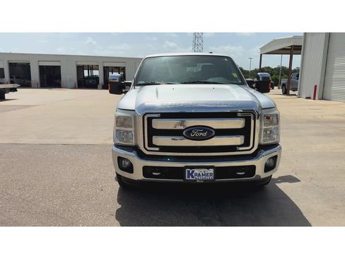 Used 2015 Ford F250 XLT w/ XLT Premium Package RWD image 3