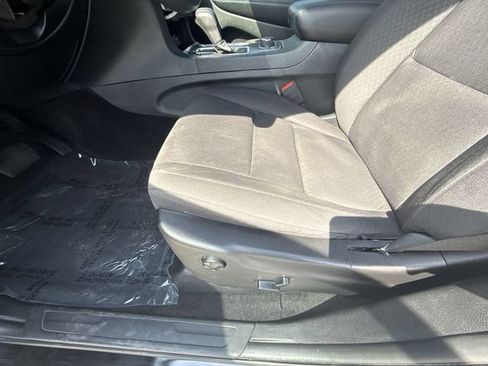 Used 2019 Jeep Grand Cherokee Laredo AWD/4WD image 12