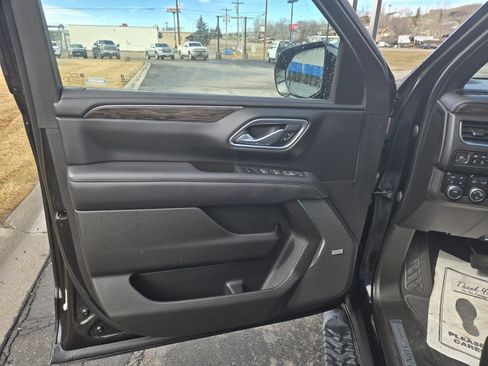 Used 2021 Chevrolet Tahoe Z71 w/ Luxury Package image 11