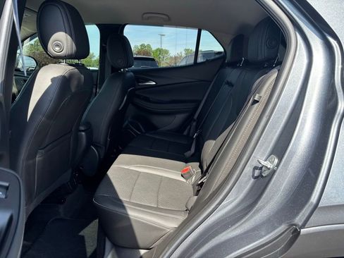 Used 2022 Buick Encore GX Essence FWD image 17