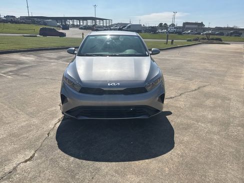 Used 2023 Kia Forte LXS image 3