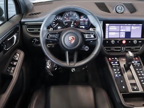 Used 2025 Porsche Macan Turbo AWD/4WD image 15