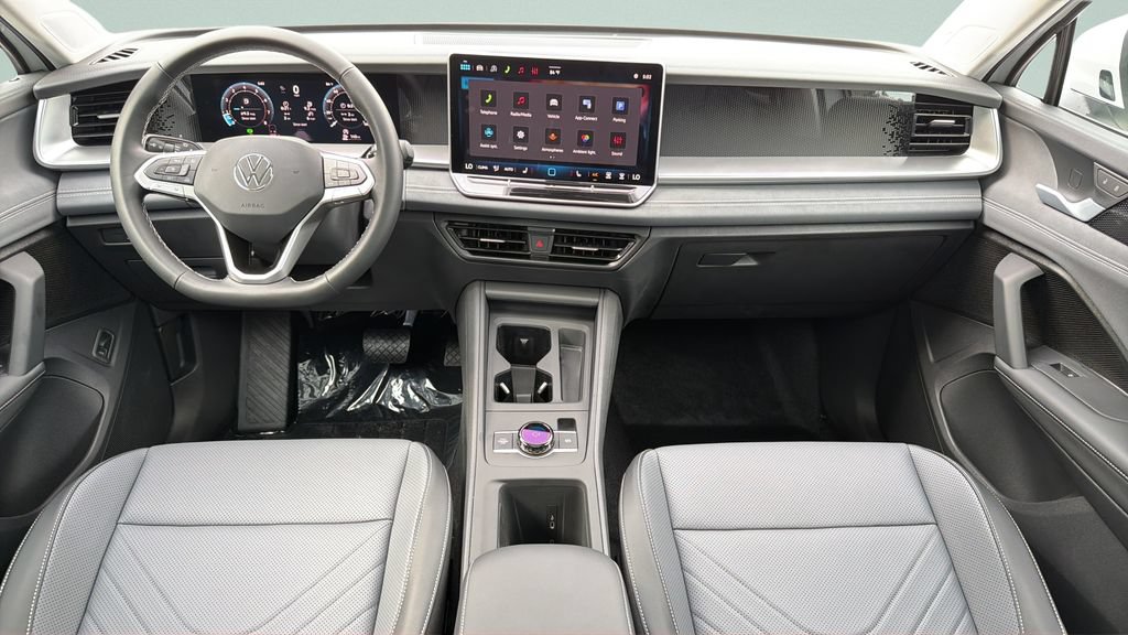 New 2026 Volkswagen Tiguan SE FWD image 10