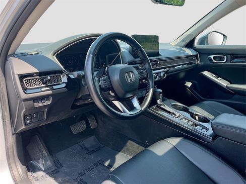Used 2023 Honda Civic Touring image 9